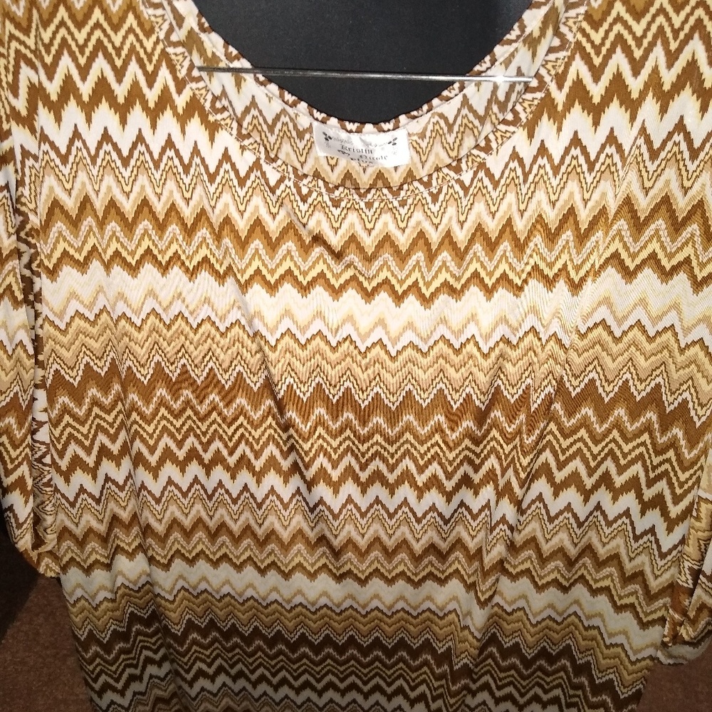 Top - Picture 2 of 2